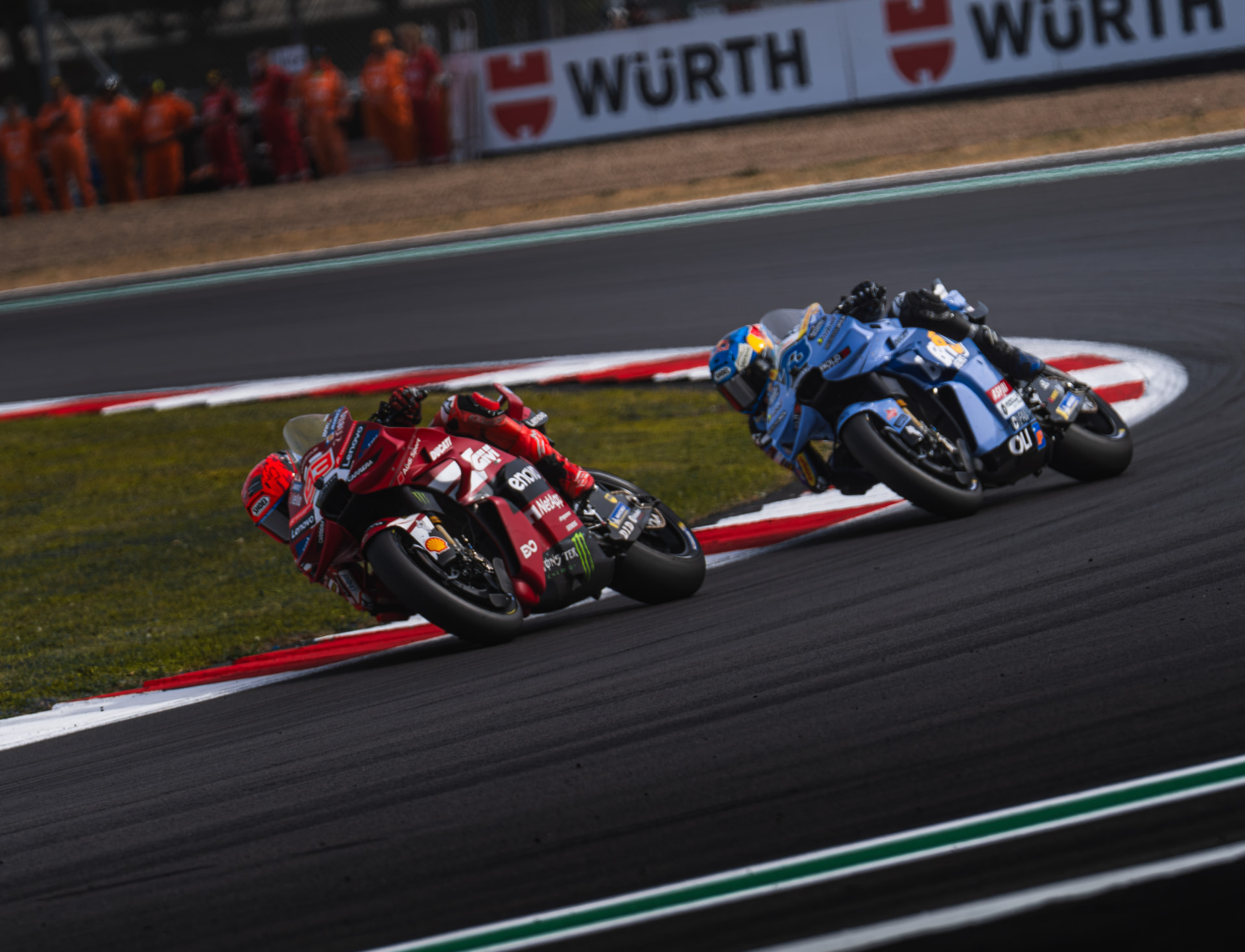 Wheel to Wheel: Battle for Position — example photograph.
